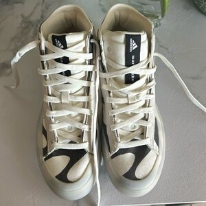 listing-status-banner